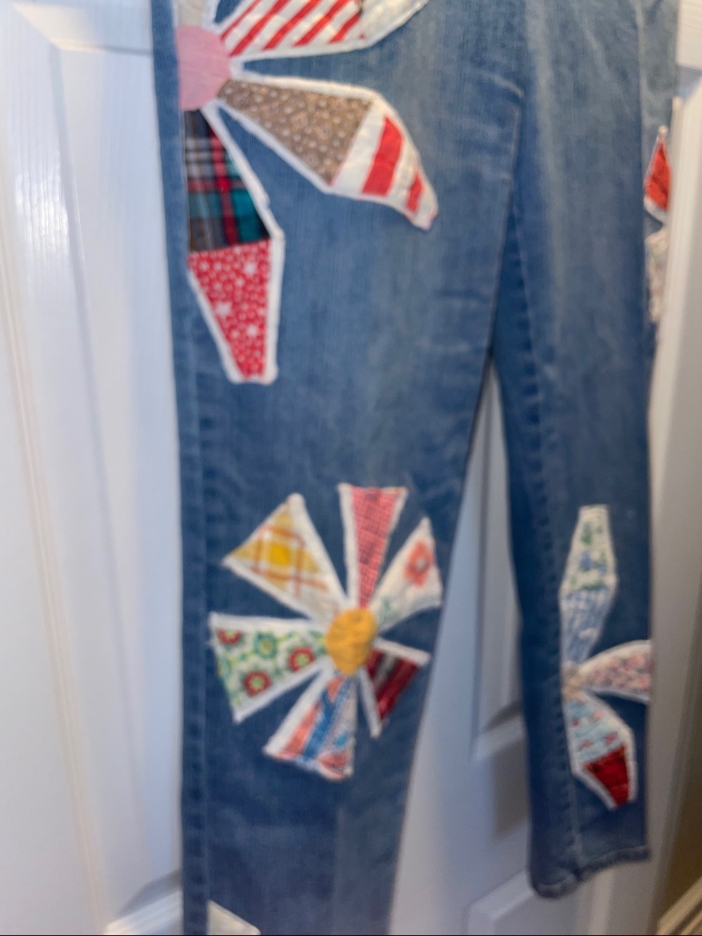 Women's Blue Patchwork Embellished Jeans
Gloria Vanderbilt,,,Amanda - Picture 2 of 6